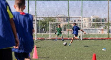 Buca’da yaz tatili futbolla renkleniyor