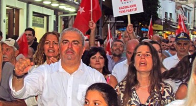 Çeşme’de CHP’den toplu istifa: İlçe örgütü, belediye başkanı ve meclis üyeleri YENİ Parti’ye geçti
