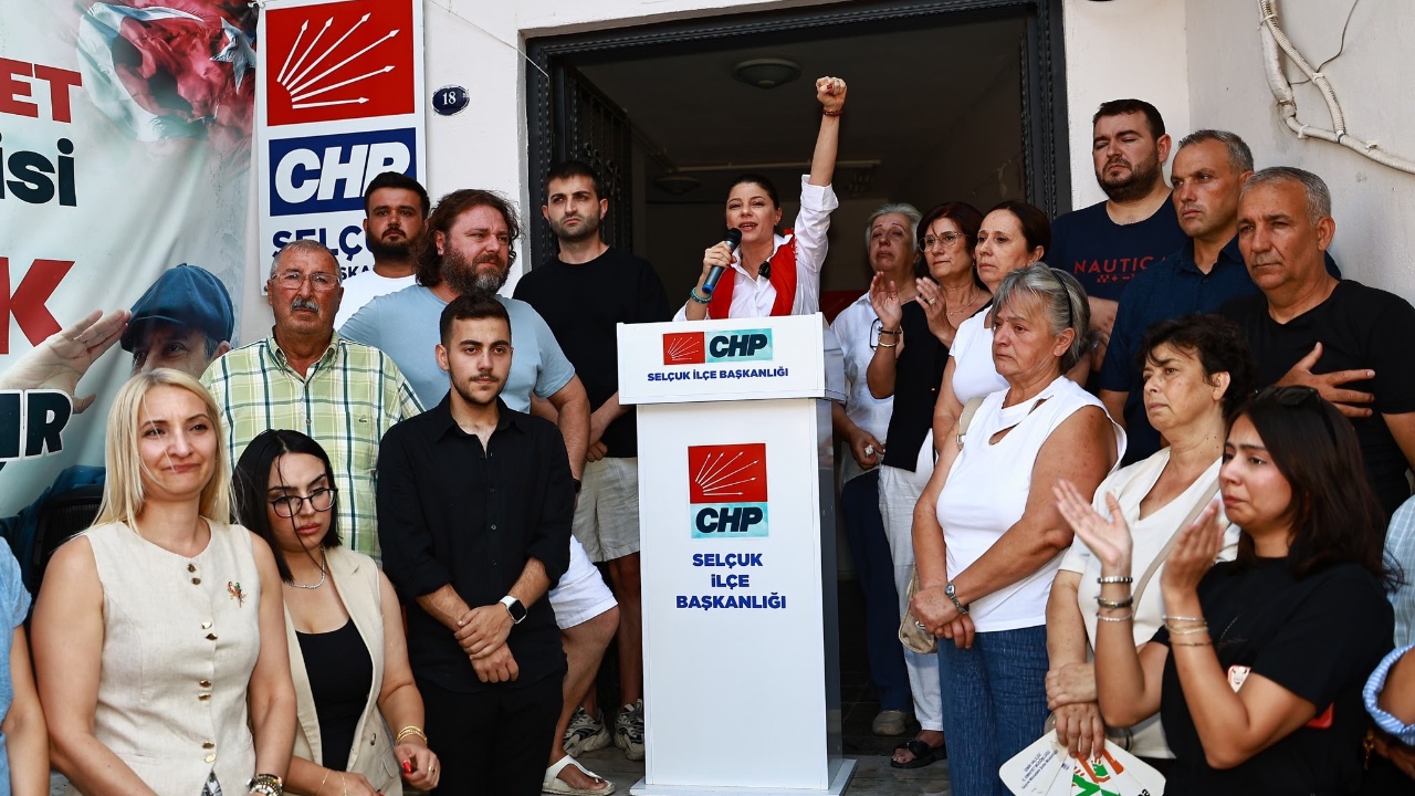 CHP Efes Selçuk Örgütü Toplu İstifasını Açıkladı: “Kimse Umutsuzluğa Kapılmasın”