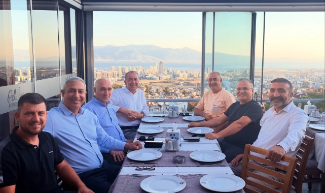 CHP İzmir'de ilçe başkanları buluştu