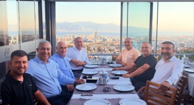 CHP İzmir'de ilçe başkanları buluştu