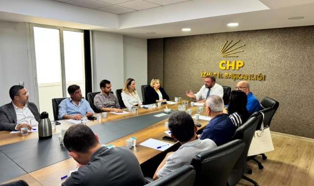 CHP İzmir'de Yönetim İlk Toplantısını Yaptı