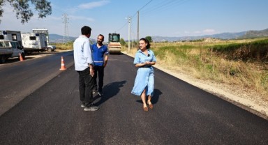 İZBETON ekipleri Efes Selçuk'ta yolları yeniliyor