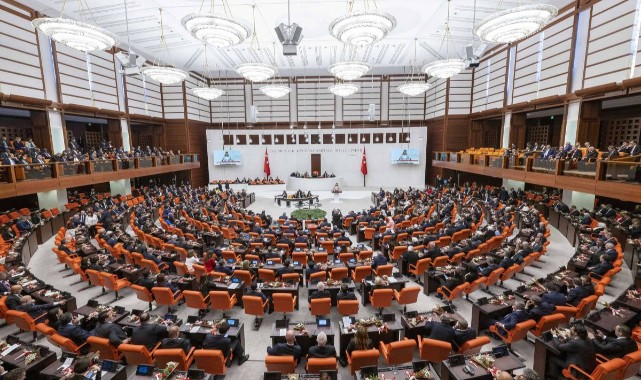 İzmir'de CHP'den 9 vekil istifa etti! Yeni Parti'ye katılacaklar