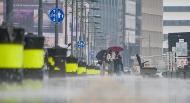 İzmir'e yaz yağmuru geliyor
