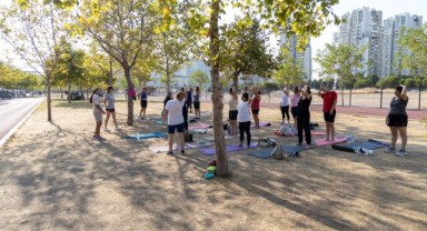 Karşıyaka’da ücretsiz sabah sporuna yoğun ilgi