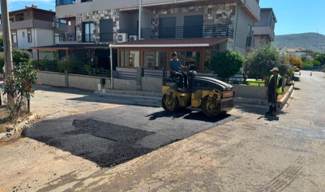 Yenifoça Değirmendere Caddesi’nde Asfalt Çalışmaları Tüm Hızıyla Sürüyor