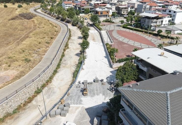Menderes’te 19 Mayıs Caddesi Yenileniyor