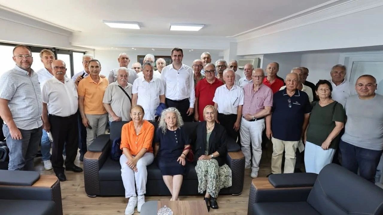 CHP İzmir'de 78 eski ilçe başkanı Yeni Parti'ye katıldı