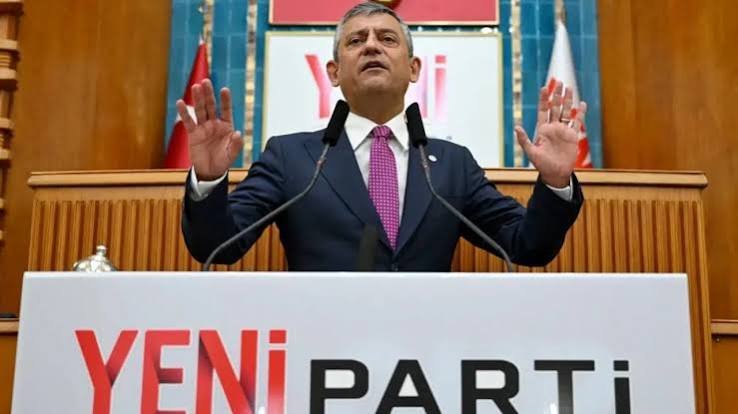 Özgür Özel YENİ Parti'nin Kararını Açıkladı: 'Barışın Önünde Durmayacağız'