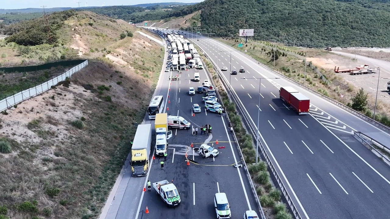 Kuzey Marmara Otoyolu'nda korkunç kaza: Biri çocuk 3 can kaybı, 5 yaralı