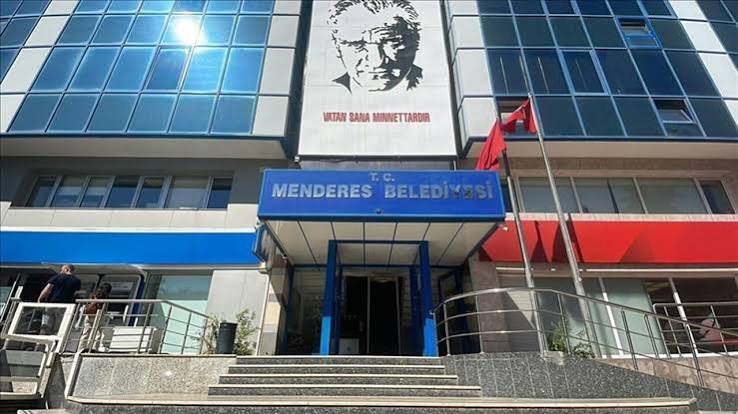 Menderes Belediyesi AK Parti'ye geçti
