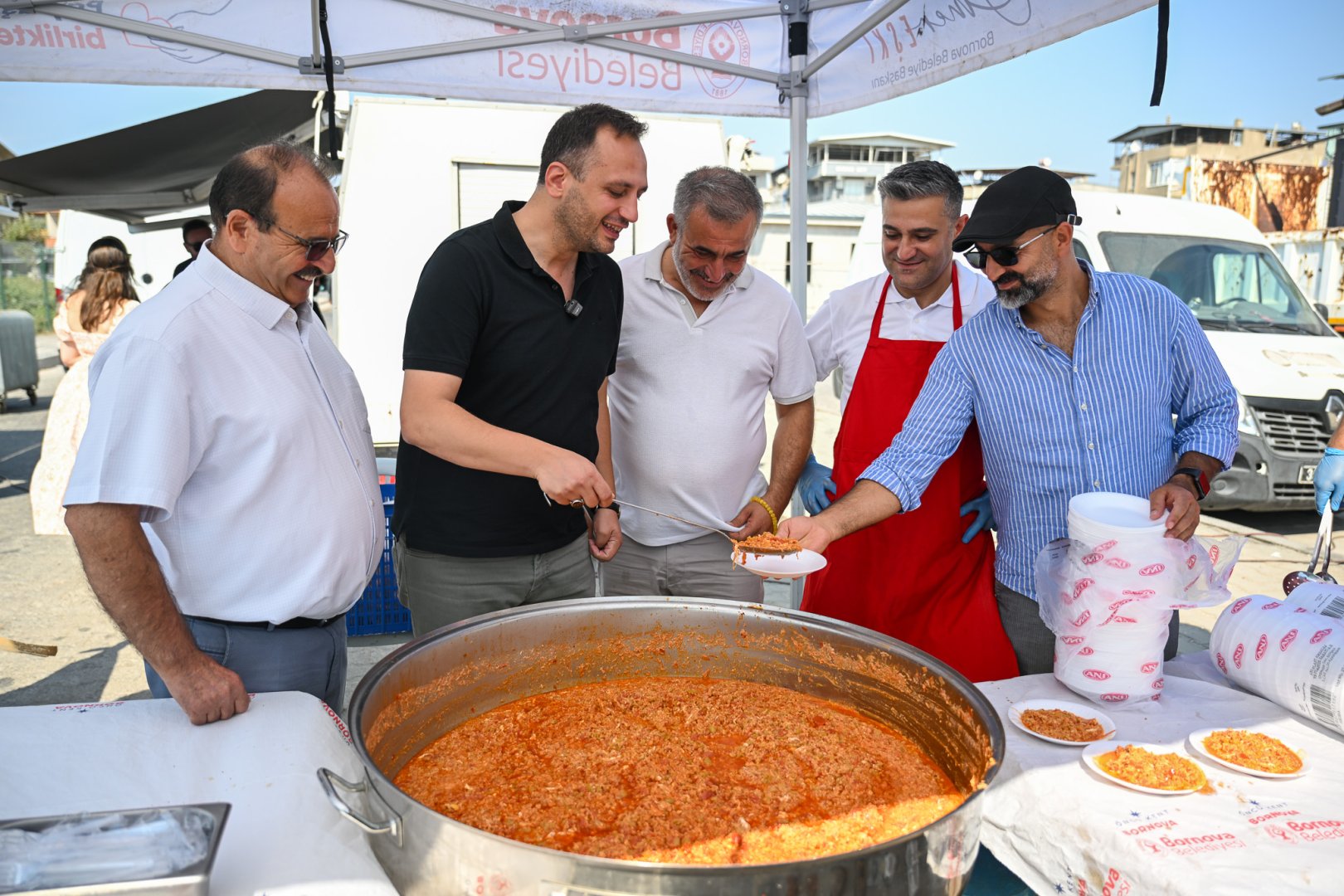 Bornova’da berekete dönüşen toprak