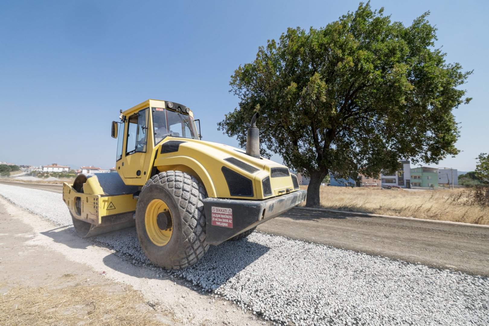 Bergama’da yollar yenileniyor, ulaşım daha güvenli hale geliyor