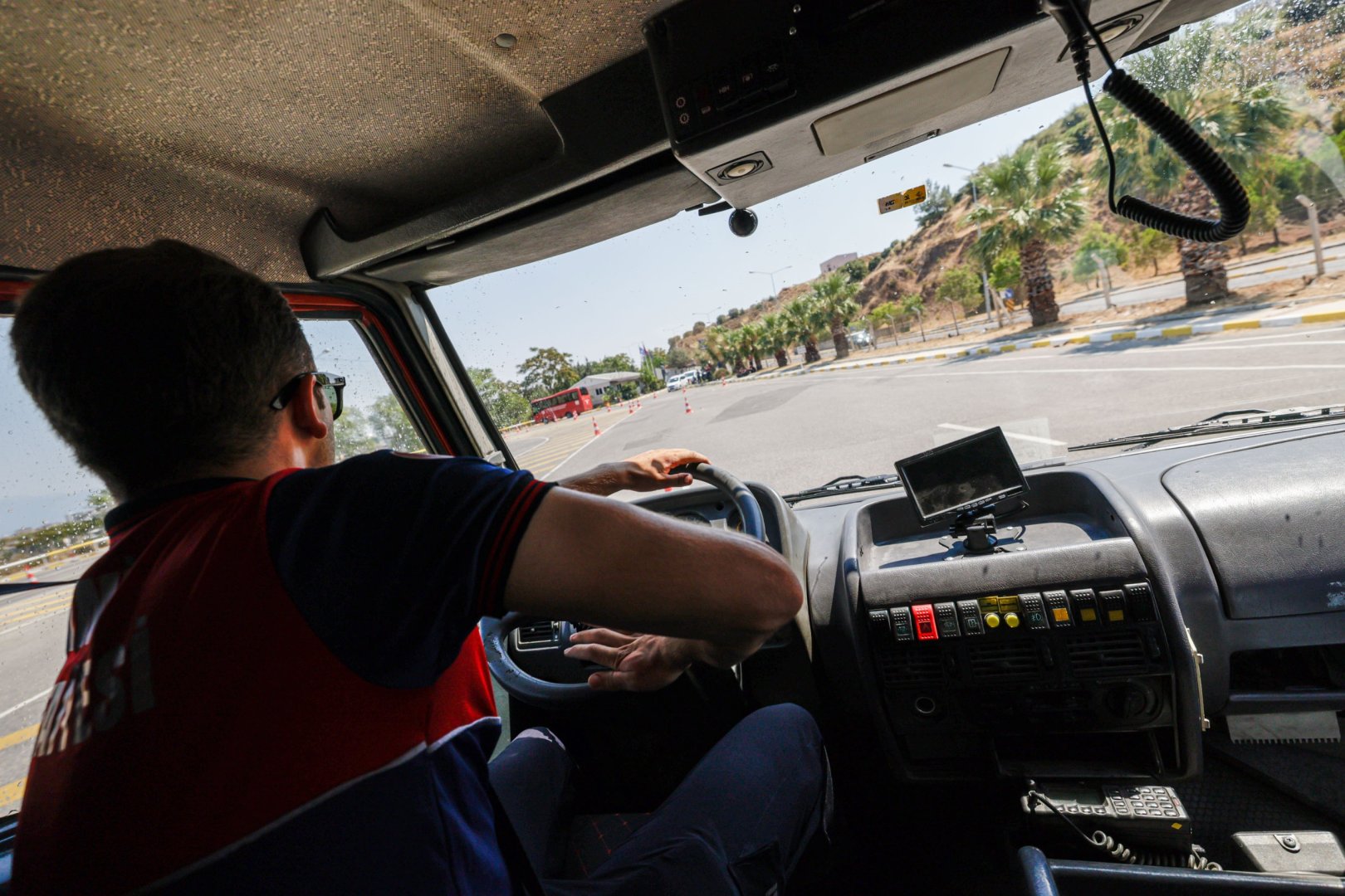 İzmir İtfaiyesi’nin şoförleri zorlu eğitimlerden geçiyor