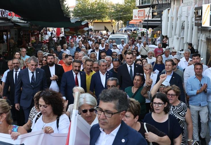 Yeni Parti Çiğli İlçe Başkanlığı Açıldı: "Silivri Tehditlerine Boyun Eğmeyeceğiz"