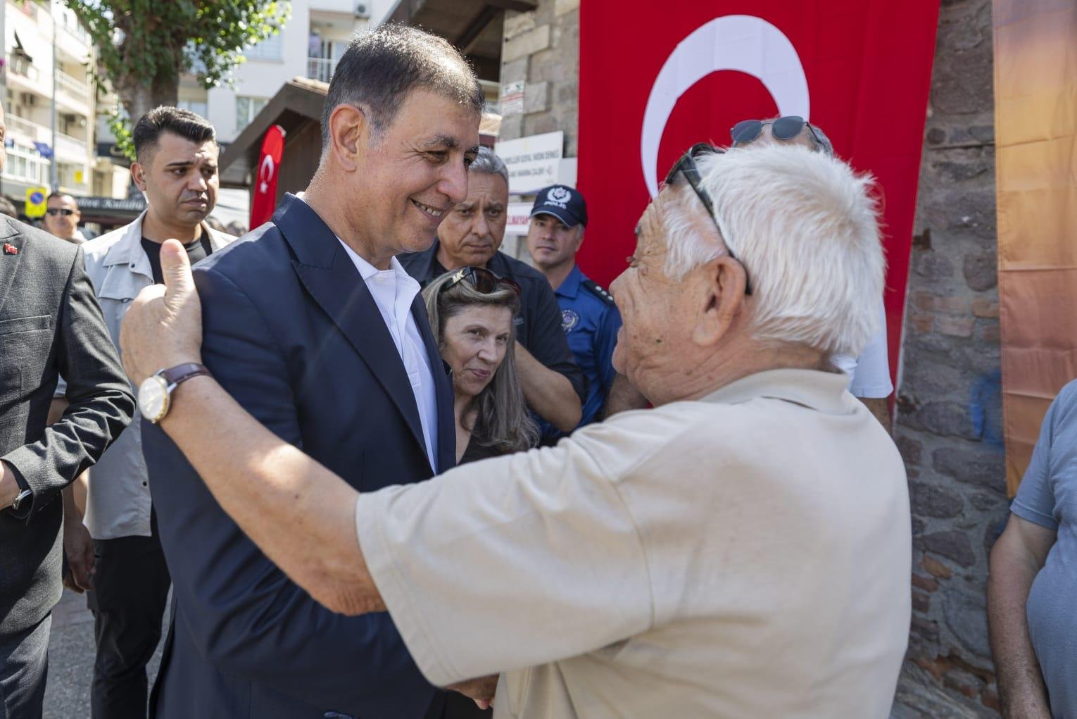 Başkan Tugay, “Şehit ailelerimiz ve gazilerimiz baş tacımız”